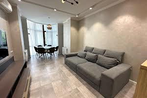 квартира по адресу Французский бульв., 13а