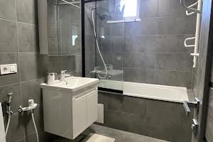 будинок за адресою с. Нові Петрівці, Канівська вул., 37а