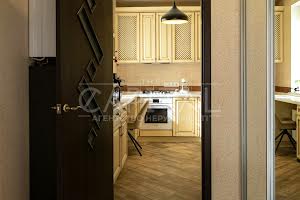 будинок за адресою Набережна вул.