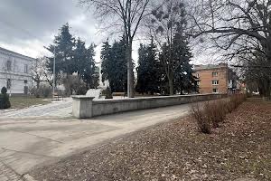 комерційна за адресою Просвіти вул., 1