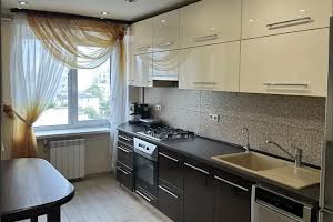 квартира за адресою Андрія Первозванного вул. (Стахурського), 14