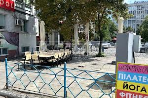 комерційна за адресою Митрополита Василя Липківського вул. (Урицького), 45
