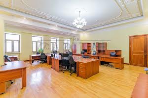 комерційна за адресою Липська вул., 10