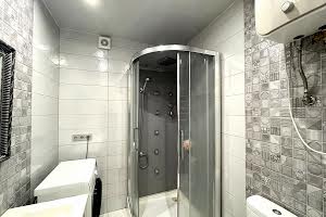 квартира за адресою Драгоманова вул., 8