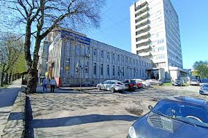 комерційна за адресою Героїв Майдану вул. (Театральна), 10