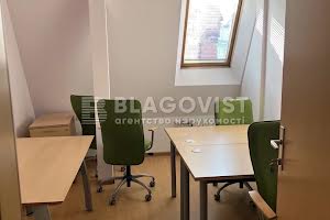 комерційна за адресою Володимирська вул., 37