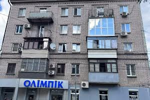 комерційна за адресою Харківська вул., 4
