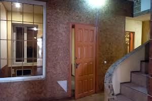 комерційна за адресою Новосельського вул., 84