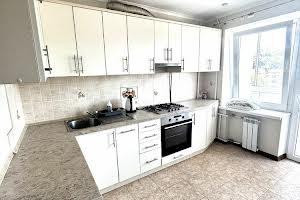 квартира за адресою Родини Крушельницьких вул., 3