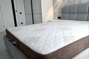 квартира за адресою Леся Курбаса вул., 6