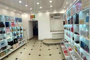 комерційна за адресою Гетьмана Петра Дорошенка вул. (), 58