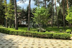 будинок за адресою смт. Козин, Обухівське шосе