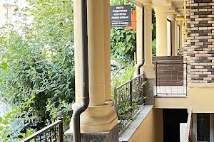 комерційна за адресою Молодіжна вул., 11
