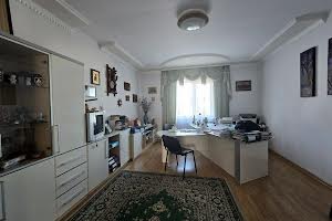 комерційна за адресою Трудова 1/1а, 1