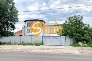 комерційна за адресою Центральна, 4