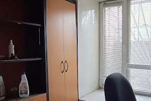 комерційна за адресою Пастера вул., 10