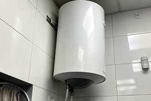 комерційна за адресою Фурманська вул., 1