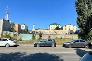 комерційна за адресою Костянтинівська вул., 70