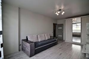 квартира за адресою Степана Бандери вул., 1е