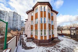 комерційна за адресою Польова вул., 61