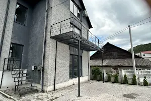 комерційна за адресою Дубенська вул., 143