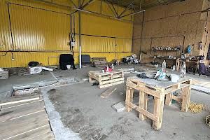комерційна за адресою Заводська вул., 1