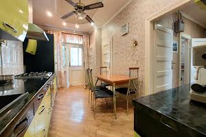 квартира за адресою Мельника, 4
