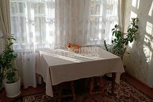 будинок за адресою вул. Волинська, 10