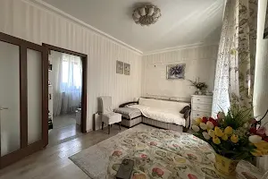 будинок за адресою Мостобудівельників вул., 1Б