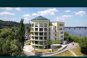 комерційна за адресою Набережно-Печерська дорога , 2