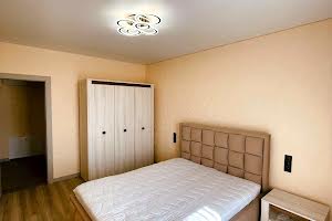 квартира за адресою Роксоляни вул., 18