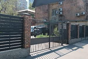 коммерческая по адресу Батальона 