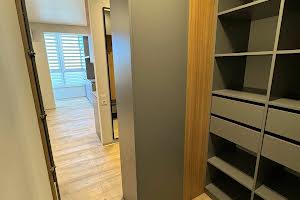 квартира за адресою Домбровського вул., 75