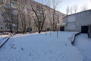 комерційна за адресою Березинська вул., 23