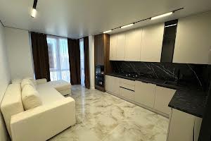 квартира за адресою Степана Бандери вул., 77-Б