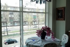 комерційна за адресою Лесі Українки бульв., 7-Б