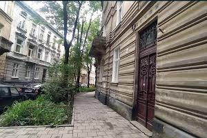 квартира за адресою Дмитра Донцова вул. (Котовського), 12