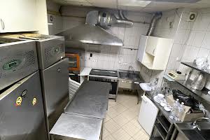 комерційна за адресою Данила Галицького пл., 4