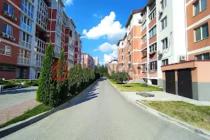 комерційна за адресою Січеславська вул., 4