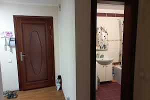 квартира за адресою Домбровського вул., 58