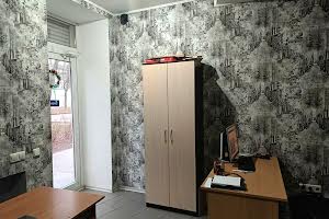 комерційна за адресою Просвіти вул., 1