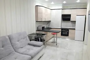 квартира за адресою Літературна вул., 8