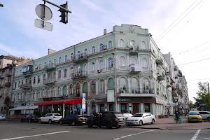 комерційна за адресою Велика Житомирська вул., 6/11