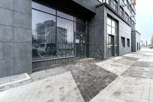 комерційна за адресою Чернігівська вул., 8