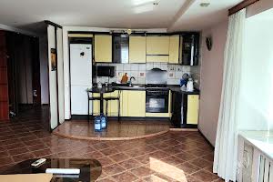 квартира за адресою Космонавтів вул., 8