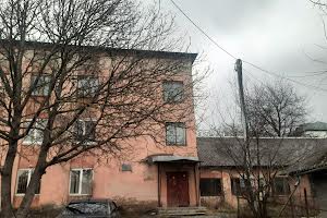 комерційна за адресою Заводська вул., 10