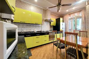 квартира за адресою Мельника, 4