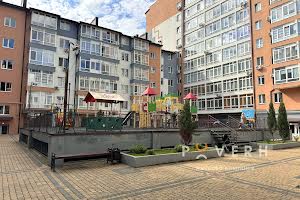 квартира за адресою Андрія Мельника вул., 10