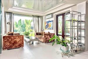 дом по адресу с. Креничи, Центральна, 7
