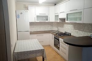 квартира за адресою Злуки просп., 5а